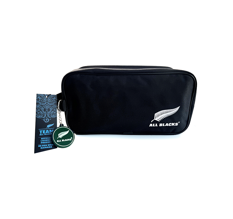 All Blacks Toilet Bag with Additional Key Chain - Green